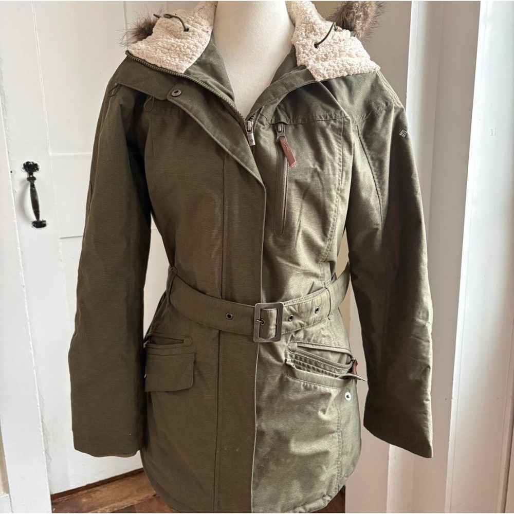 Columbia Carson Pass II M Olive Green Waterproof Jacket Faux Fur Hood Belt Parka